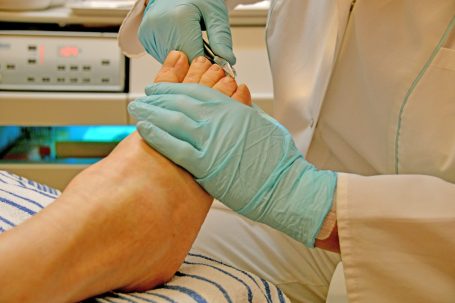 Medizinische Fußpflege in podologischer Behandlung