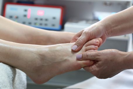 Fußbehandlung im Rahmen einer Mykosebehandlung